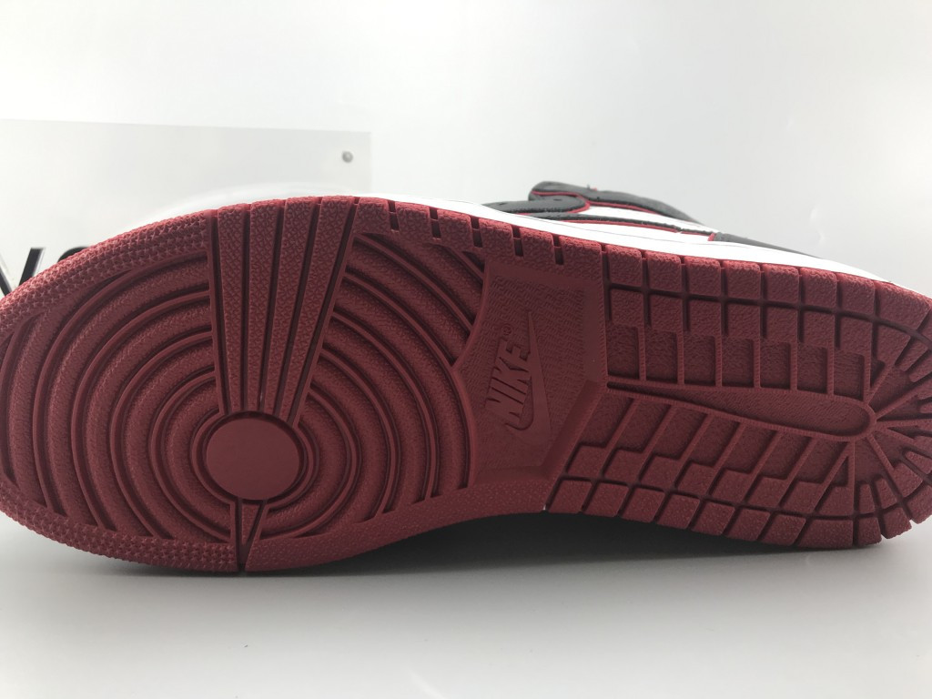 UA AIR JORDAN 1 RETRO HIGH OG 