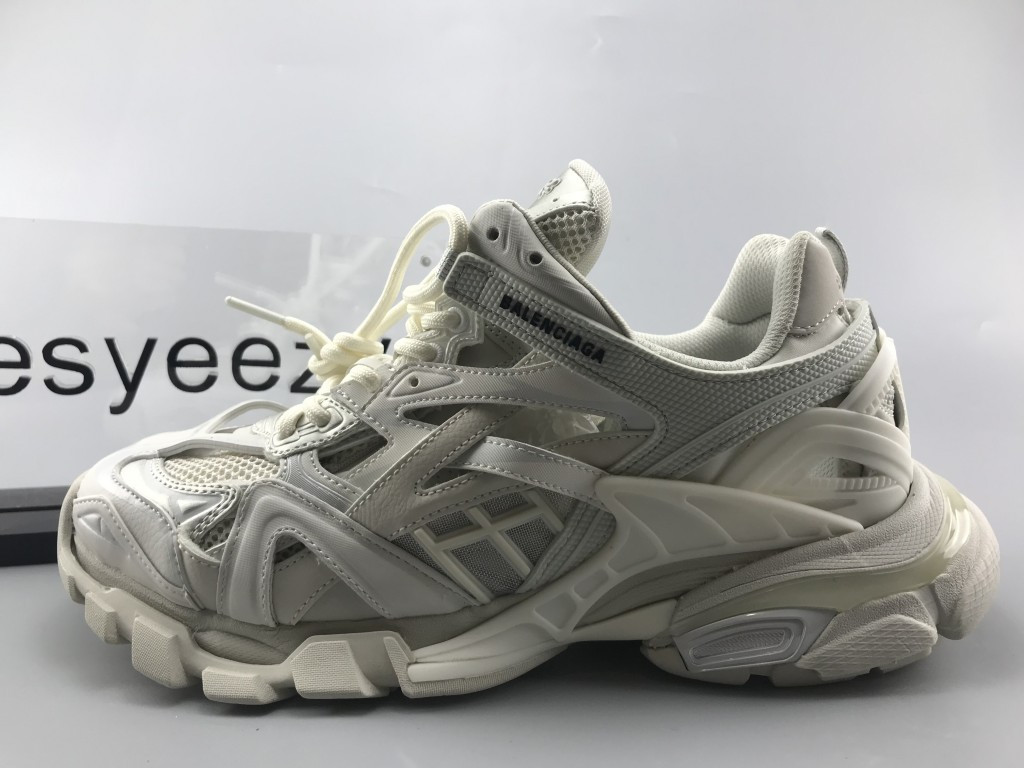 UA TRACK.2 TRAINERS IN WHITE MESH AND NYLON