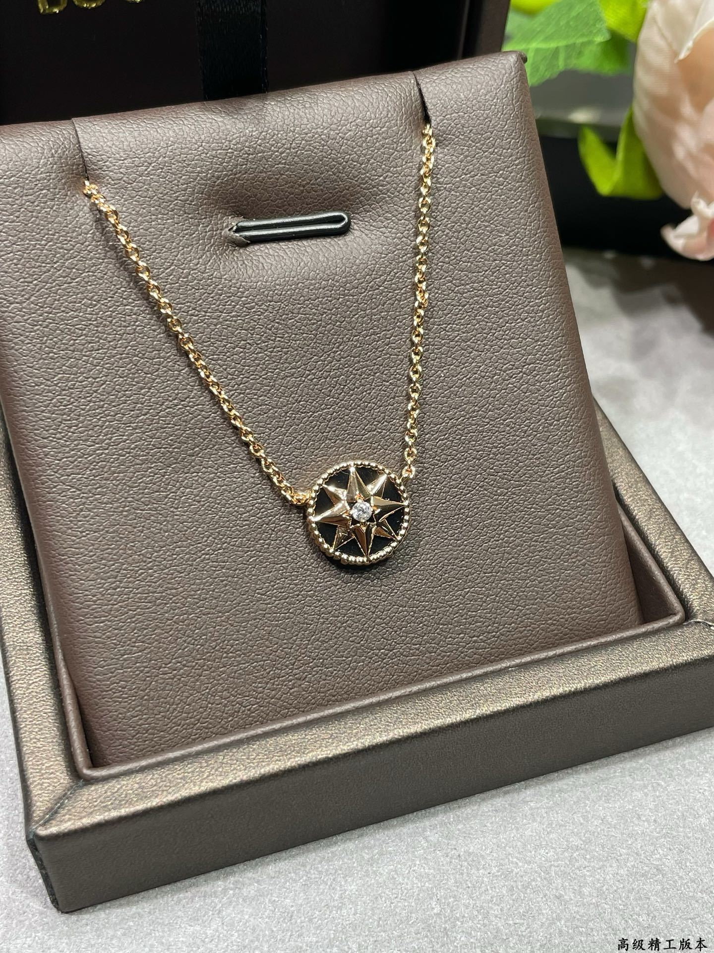 D10r Rose des Vents Necklace