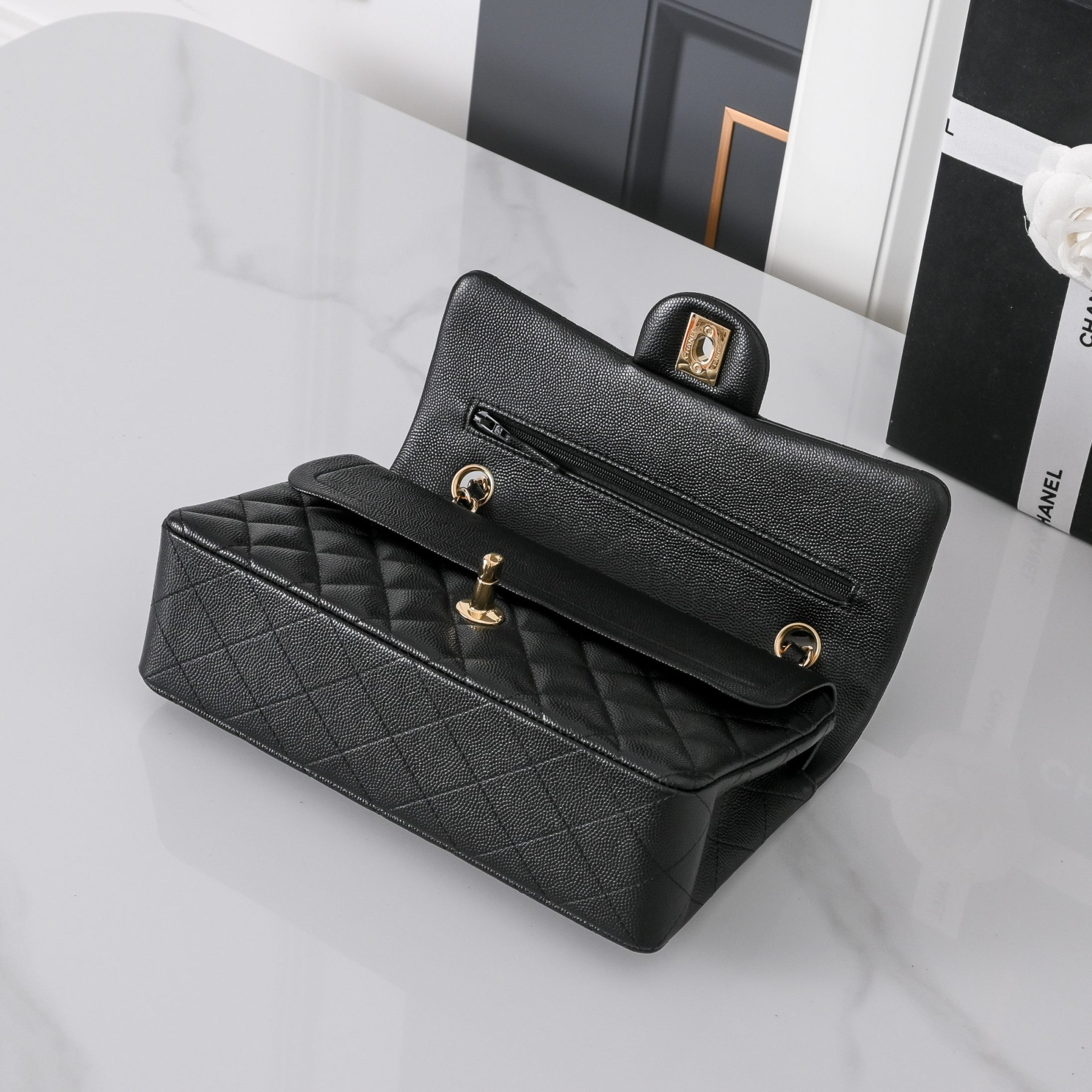 Ch**el Classic Flap handbag in caviar leather A01113 23x14.5x6cm