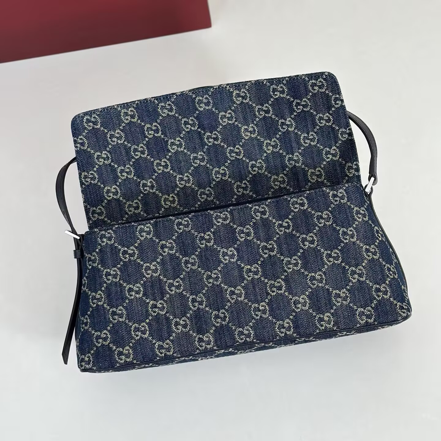 Gvc*1 Madison Medium Shoulder Bag 31x13x11.5cm