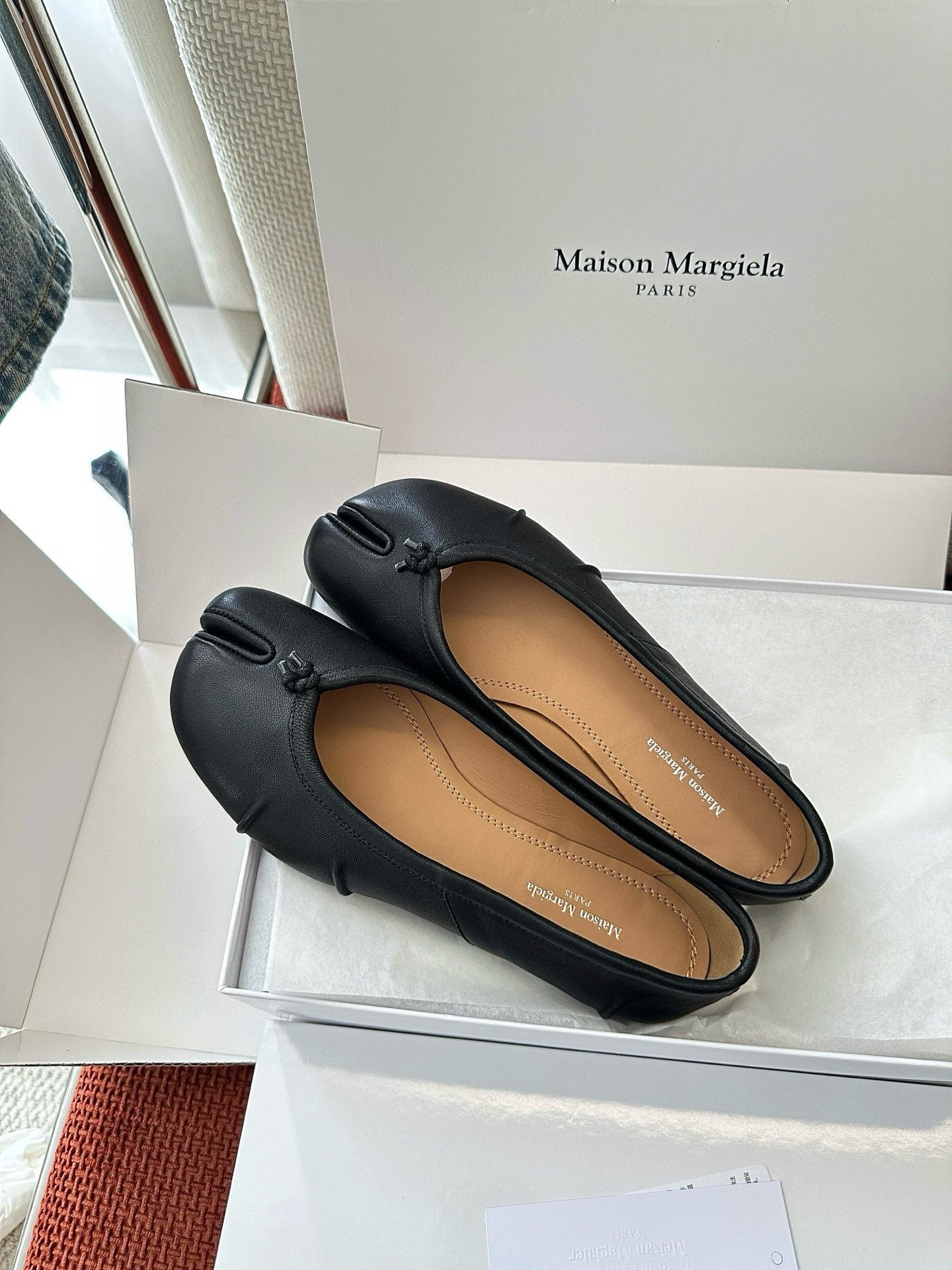 UA Ma1s0n Marg*e1a Tabi Leather Ballet Flats