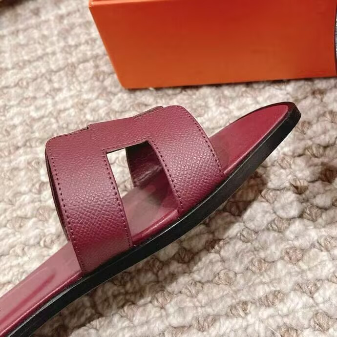 UA H**me5 Oran sandal