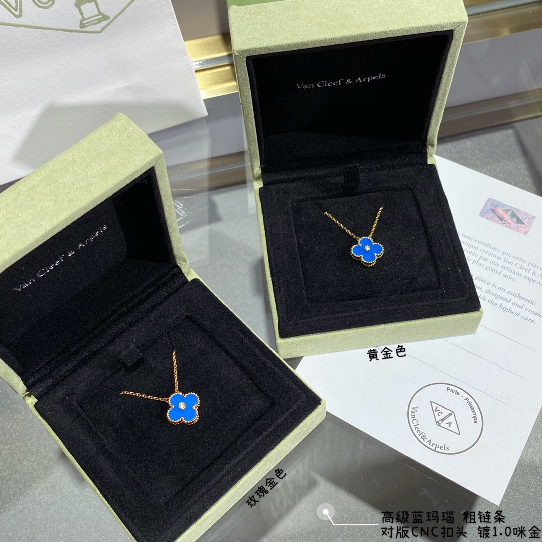 V*n Cl**f & Arpels Medium Sapphire Blue Agate Clover Necklace Diameter approx 1.5cm,Chain length approx 40+5cm