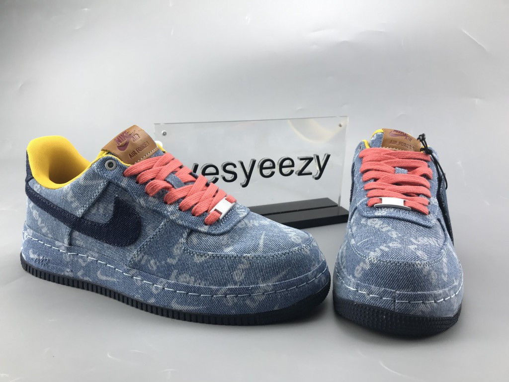 UA NIKE LEVI