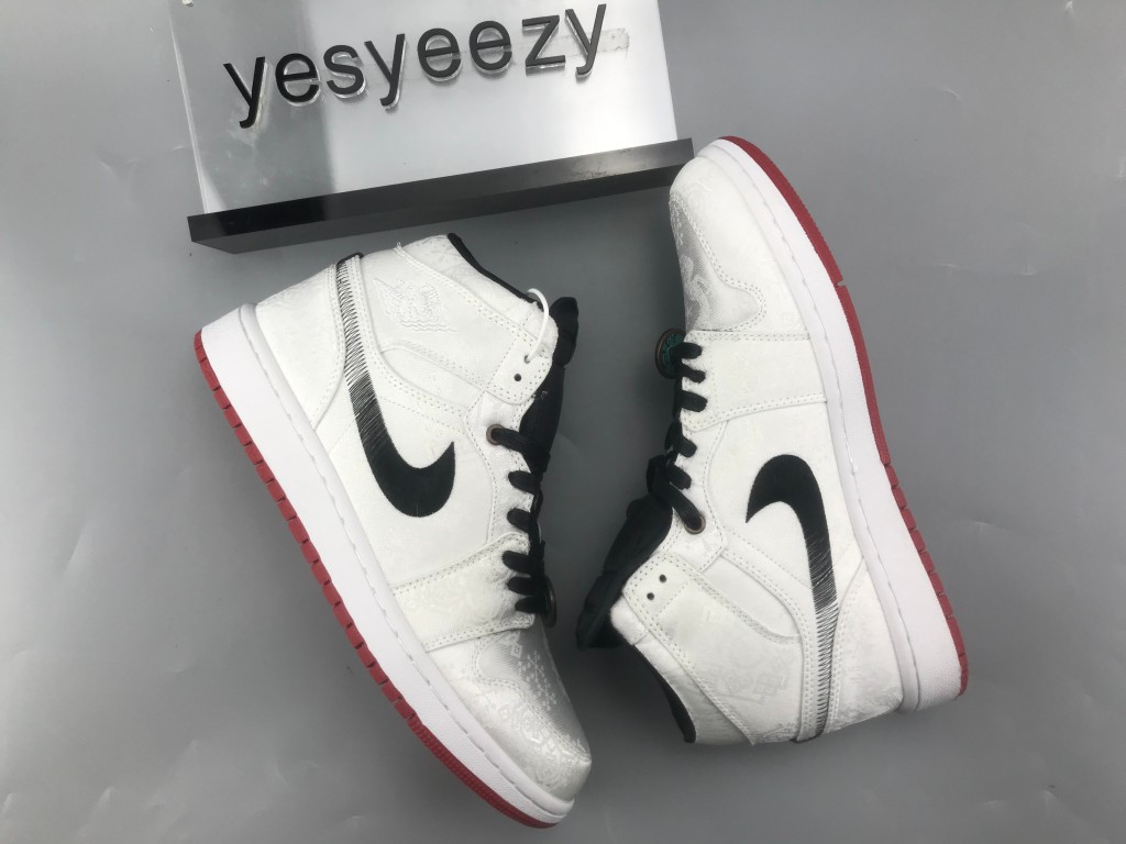 UA  AIR JORDAN 1 MID SE FEARLESS EDISON CHEN CLOT