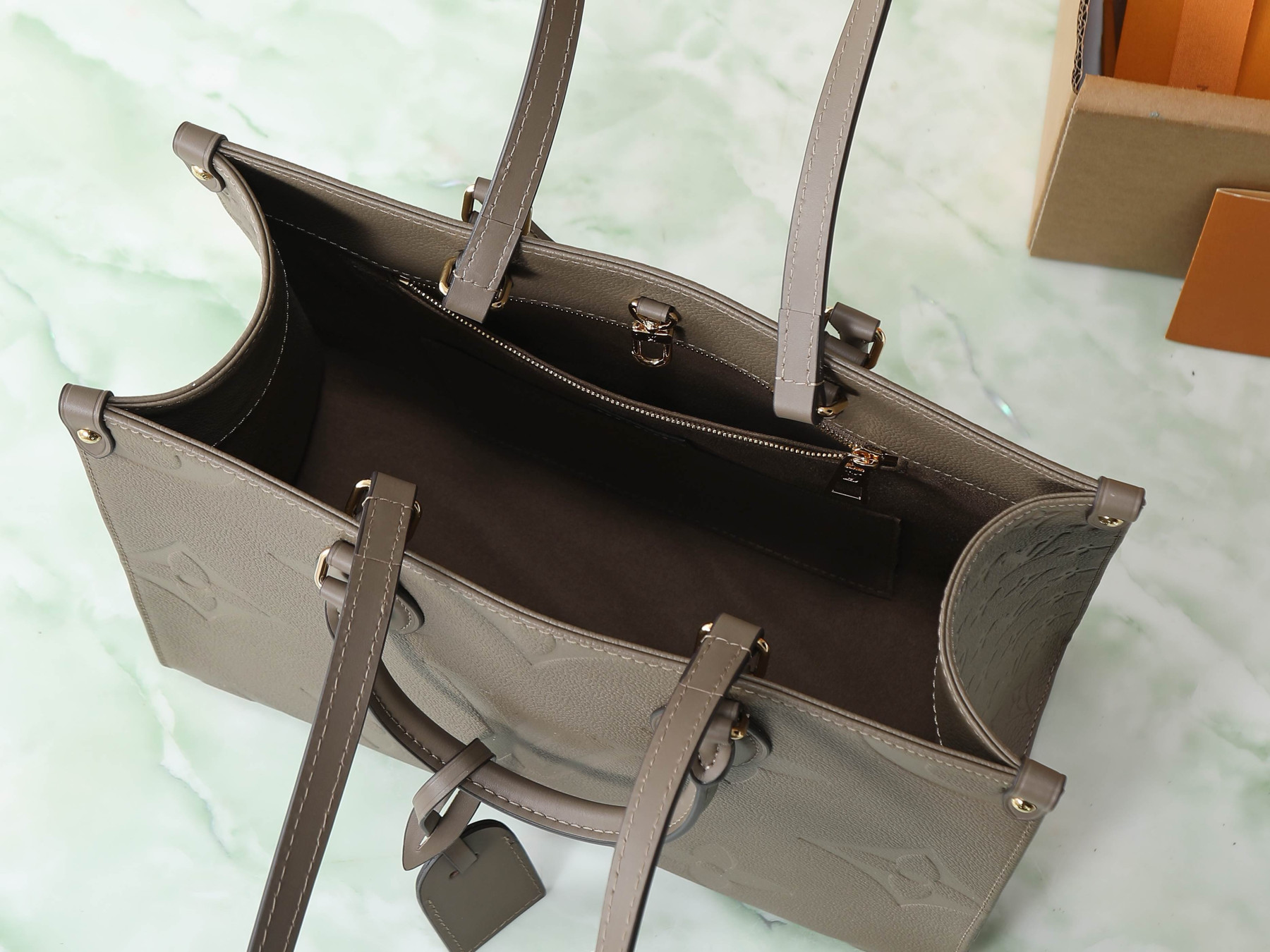 LV On the Go MM M25523 35x27x14cm