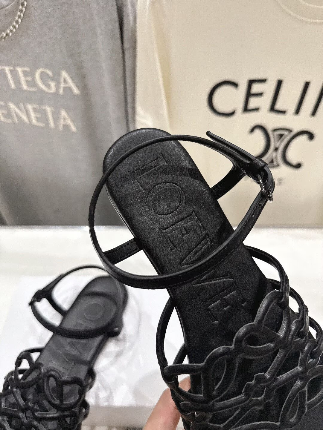 UA L0ew* Petal Anagram Sandal