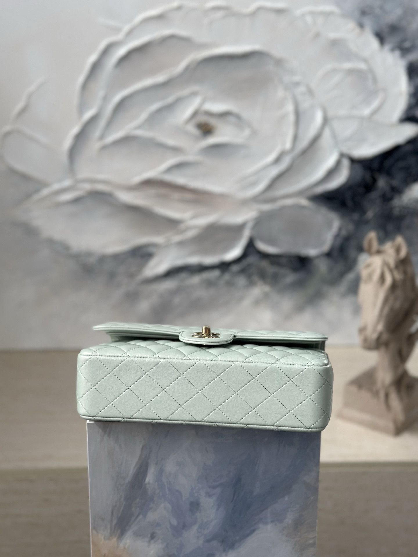 Ch**el Flap Bag Pearlescent AS1112 25.5x15.5x6cm