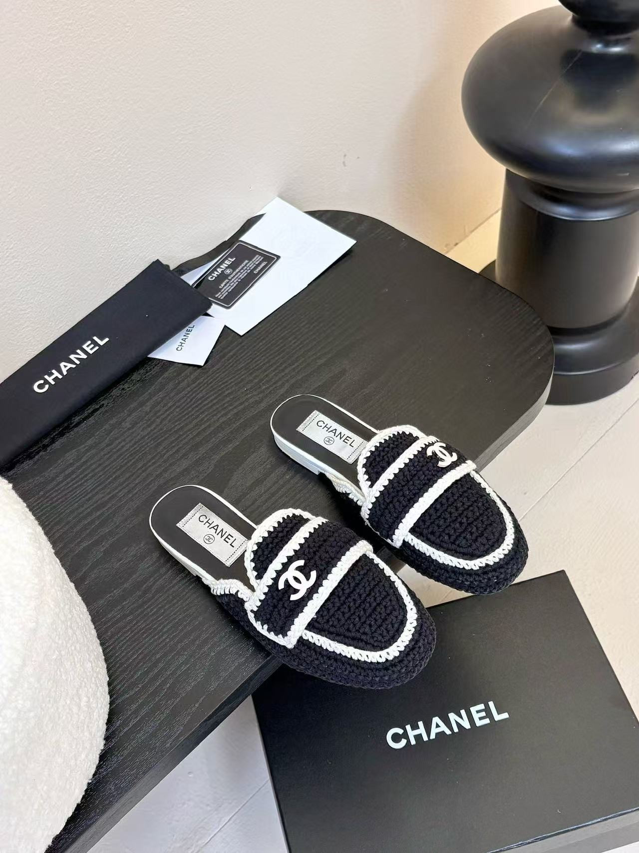 UA Ch**el Slides