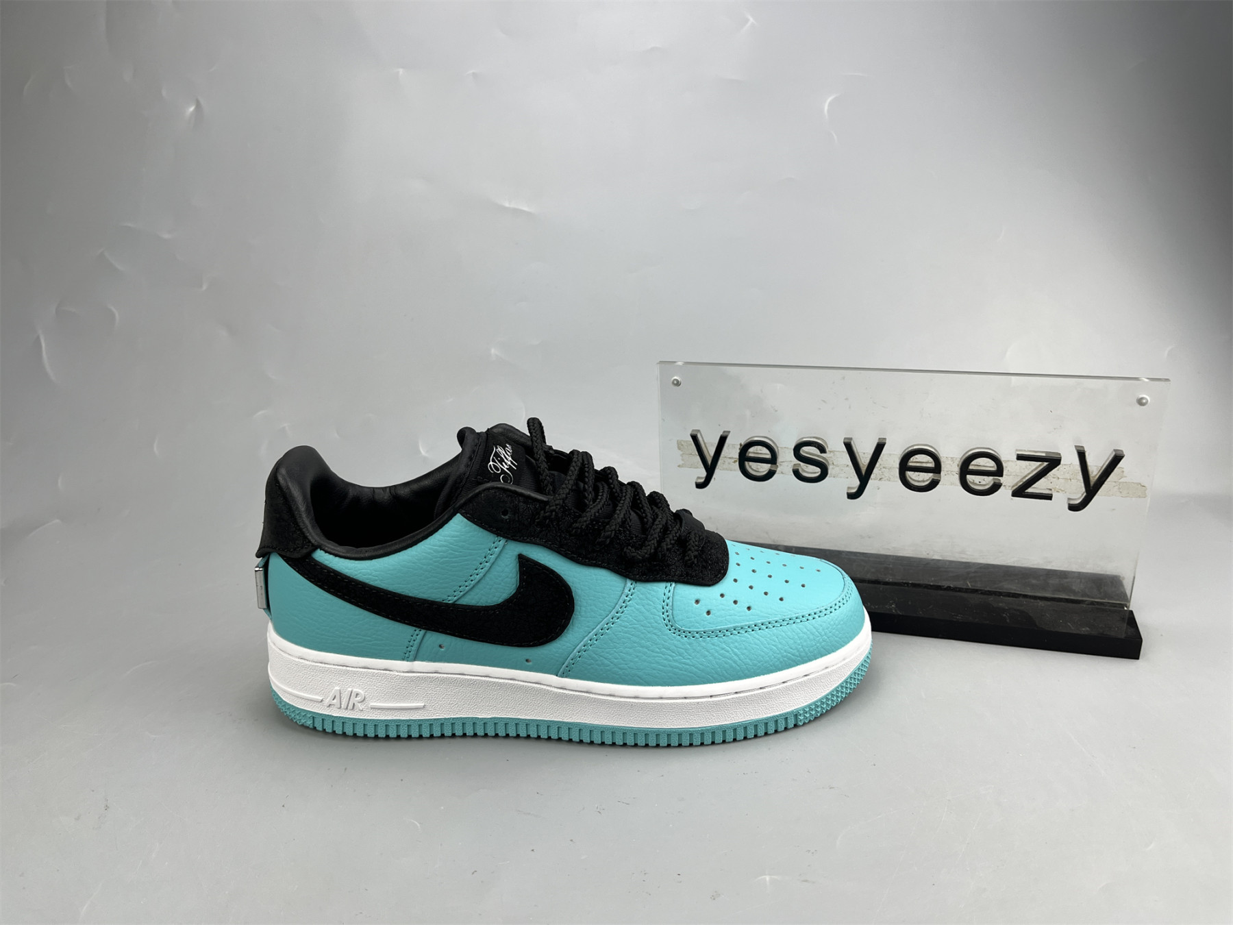 UA NIKE AIR FORCE 1 LOW TIFFANY & CO. X 1837