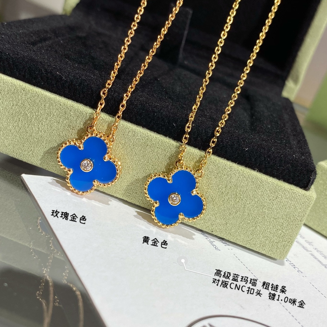 V*n Cl**f & Arpels Medium Sapphire Blue Agate Clover Necklace Diameter approx 1.5cm,Chain length approx 40+5cm