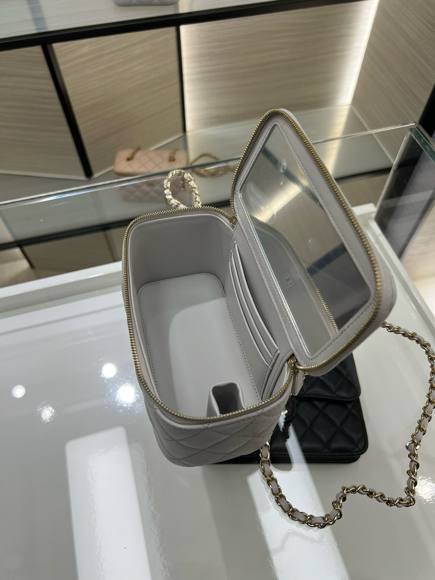 Ch**el Clutch With Chain 10x16x8cm