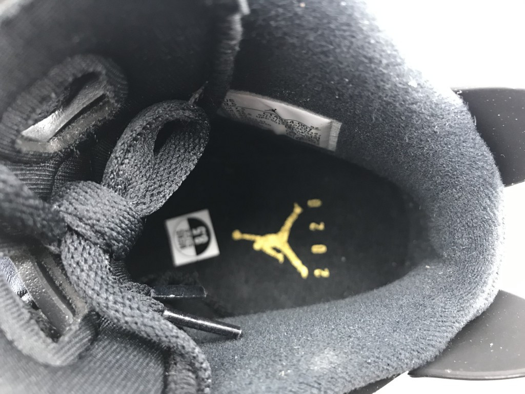 UA AIR JORDAN 6 DMP DEFINING MOMENTS