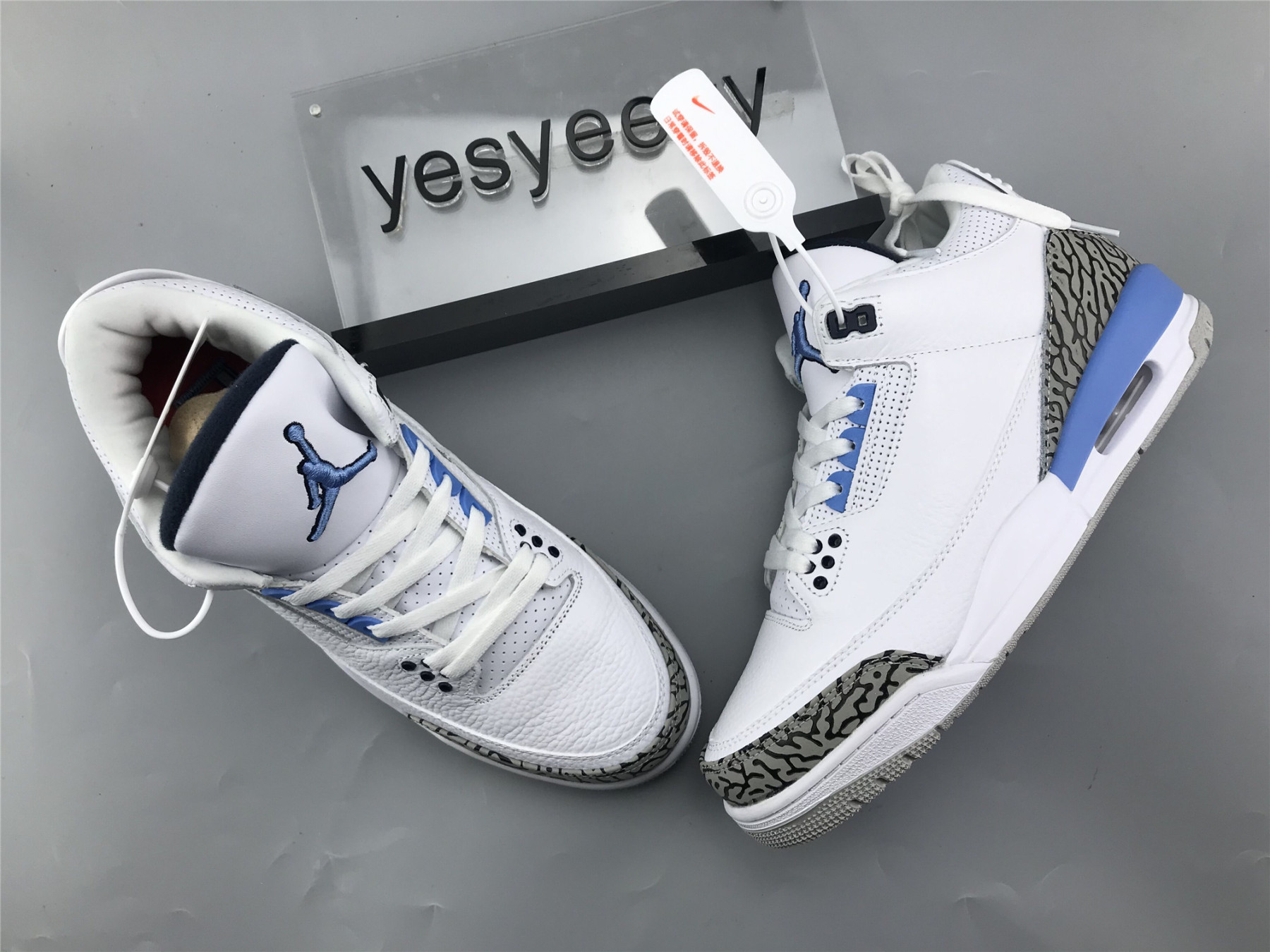 UA AIR JORDAN 3 RETRO "UNC"