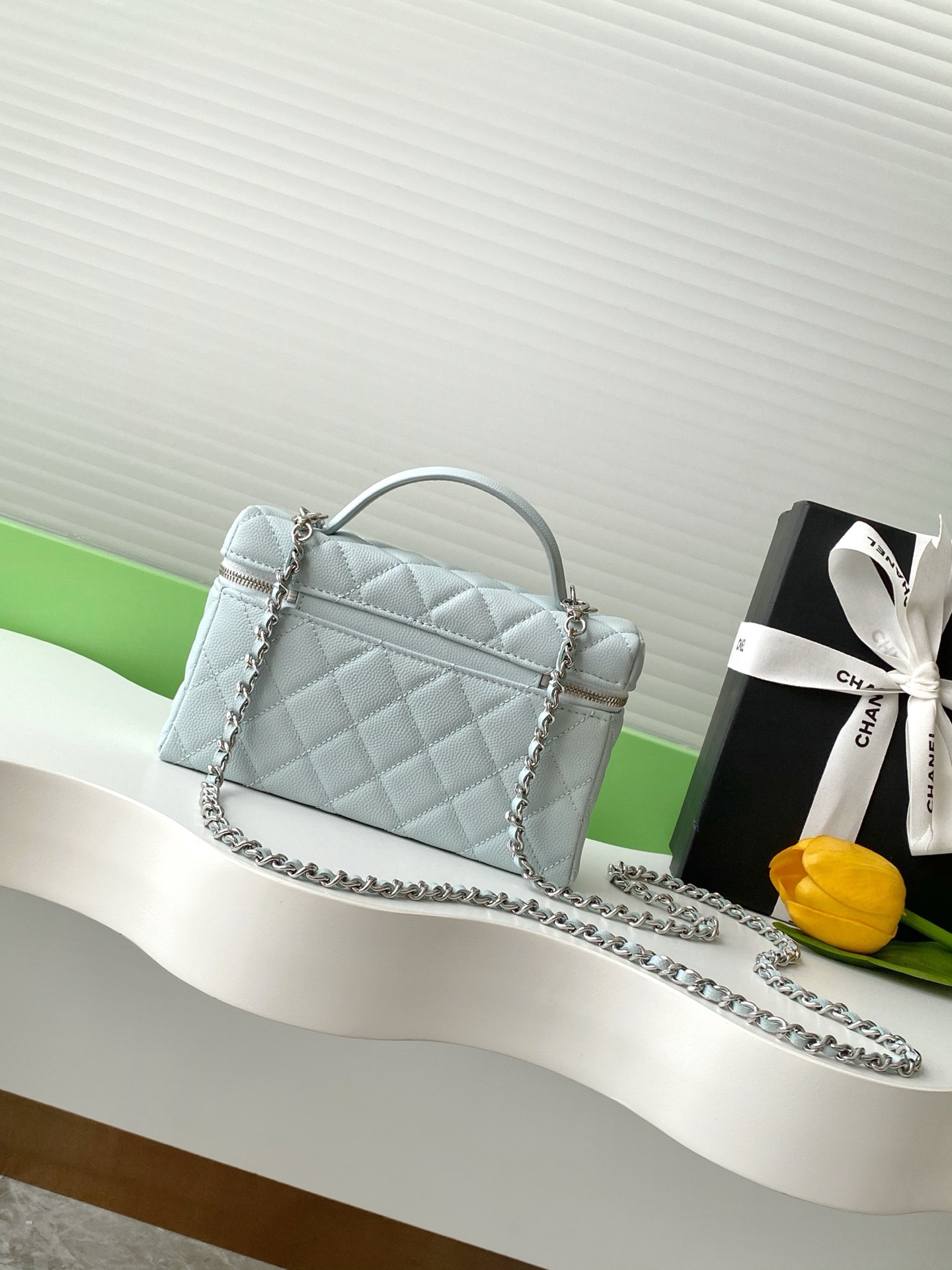 Ch**el long vanity with chain ap4854 19.5x17x5cm