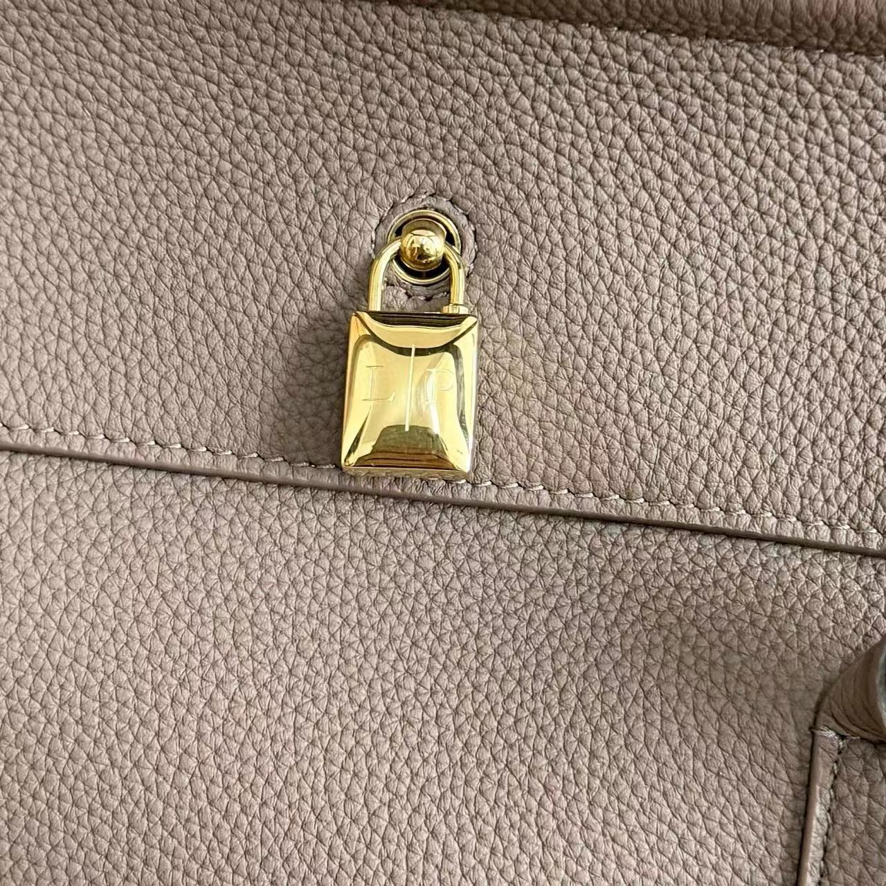 Loro Piana Loom Bag L32 Grained Calfskin 33 x 23 x 18 cm