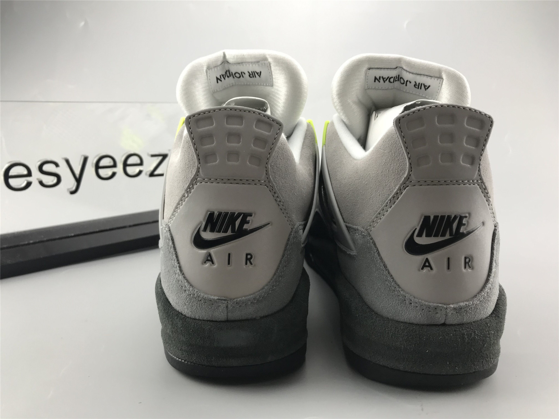 UA AIR JORDAN 4 RETRO LE "NEON 95"