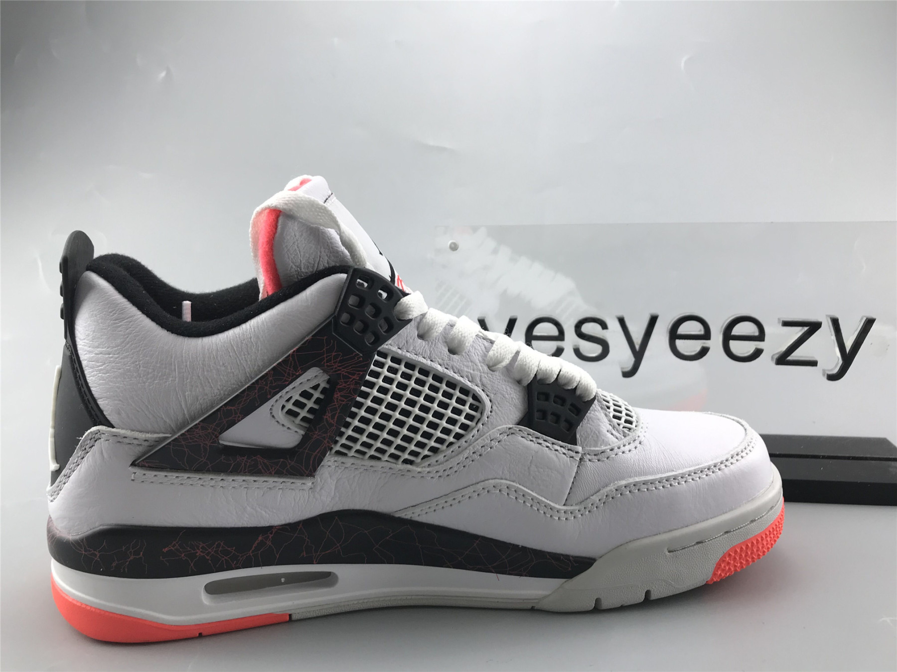 UA AIR JORDAN 4 RETRO "PALE CITRON"