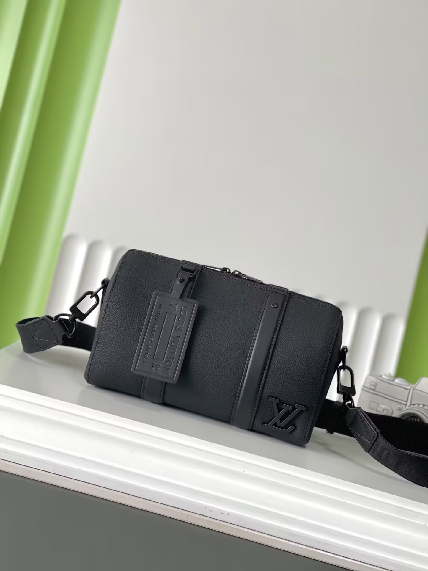 LV City Keepall M59255 27x17x13cm