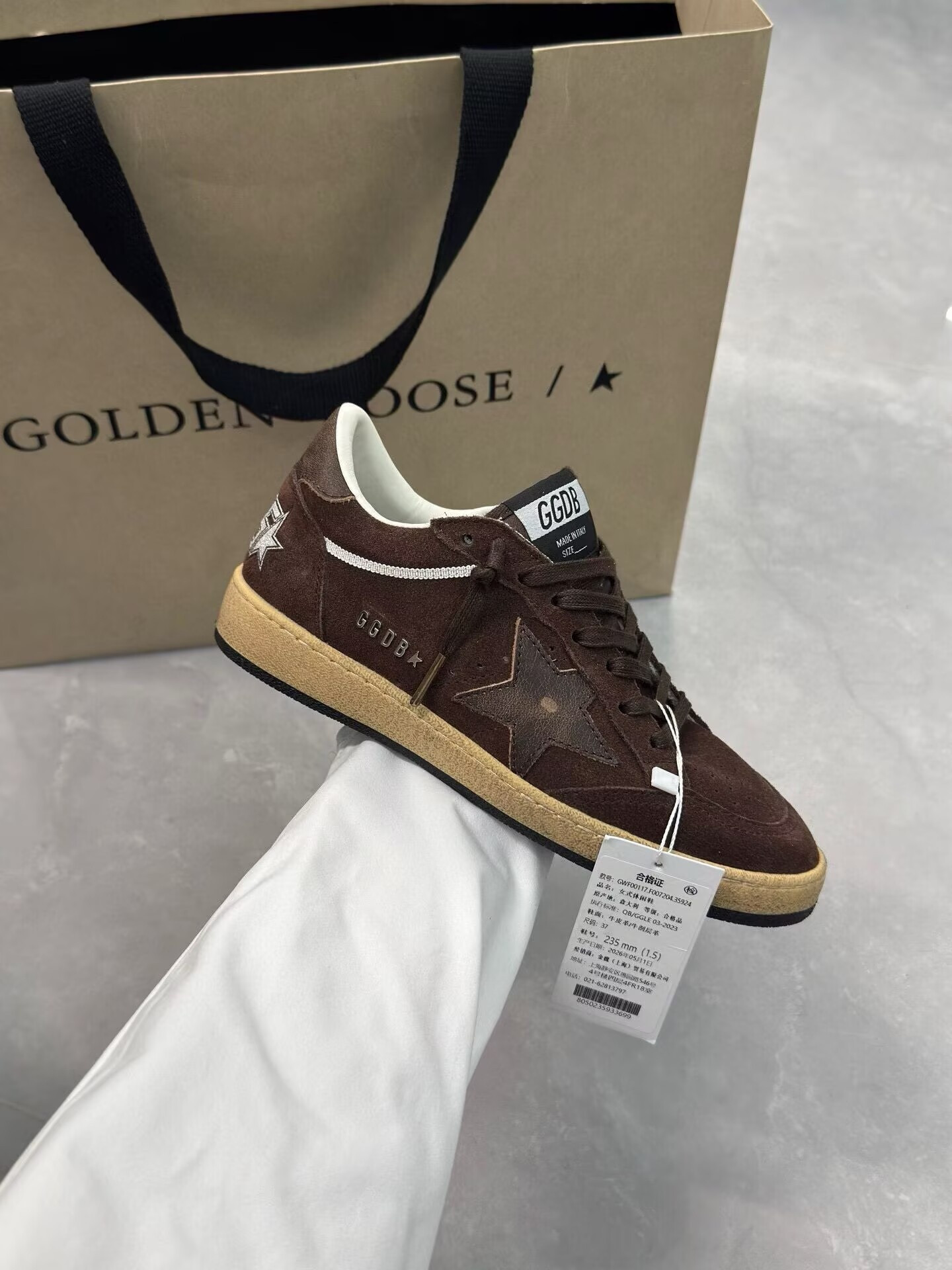 UA G01den G003e S*per-Star Sneaker