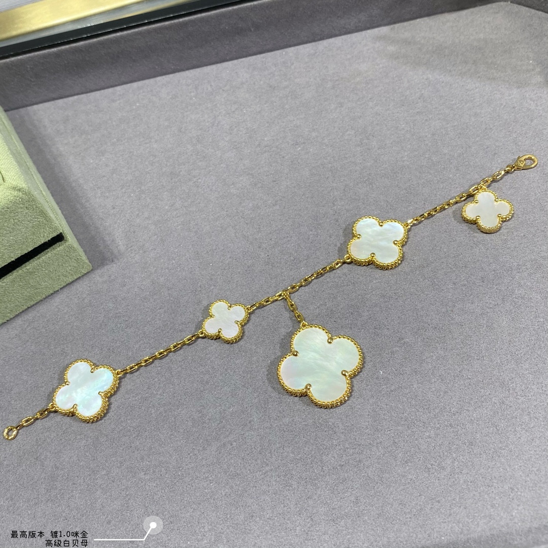V*n Cl**f & Arpels Premium White Fritillaria Five Flower Bracelet