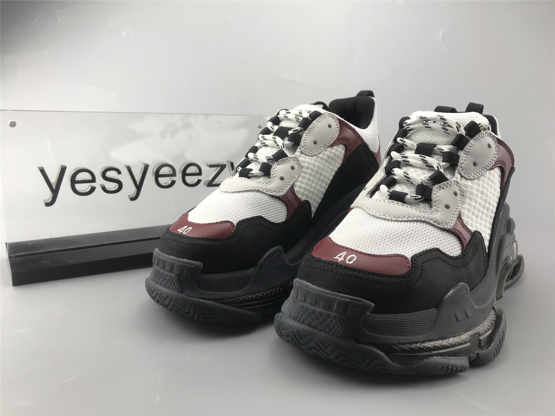 UA TRIPLE S SNEAKER BLACK BROWN RED