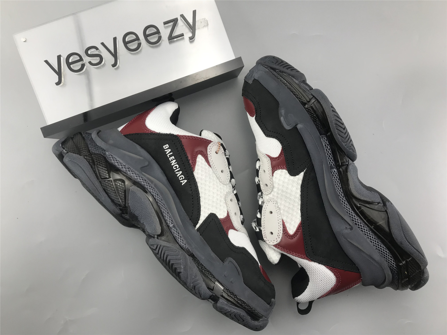 UA TRIPLE S SNEAKER BLACK BROWN RED