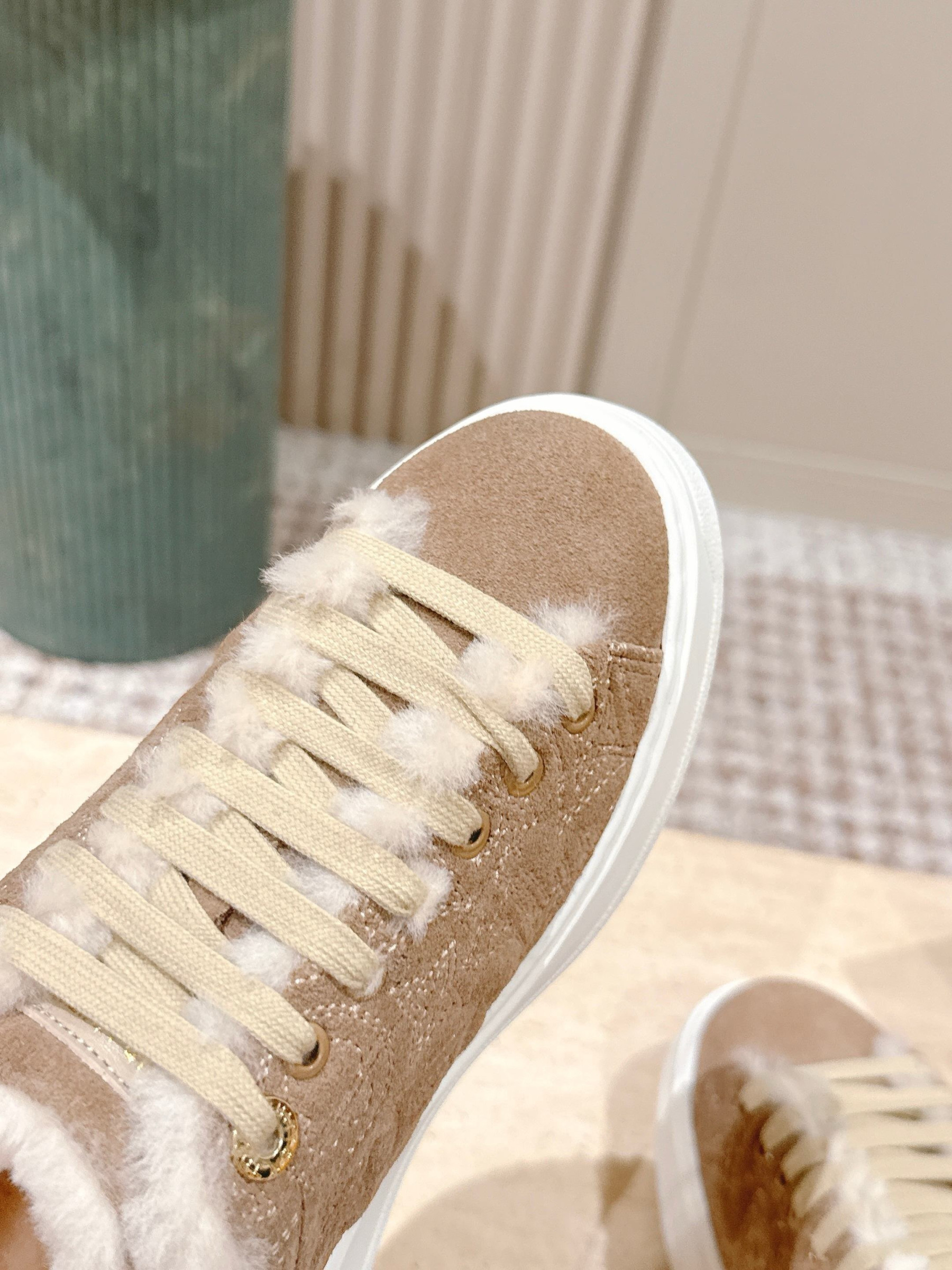 UA LV Time Out Sneaker