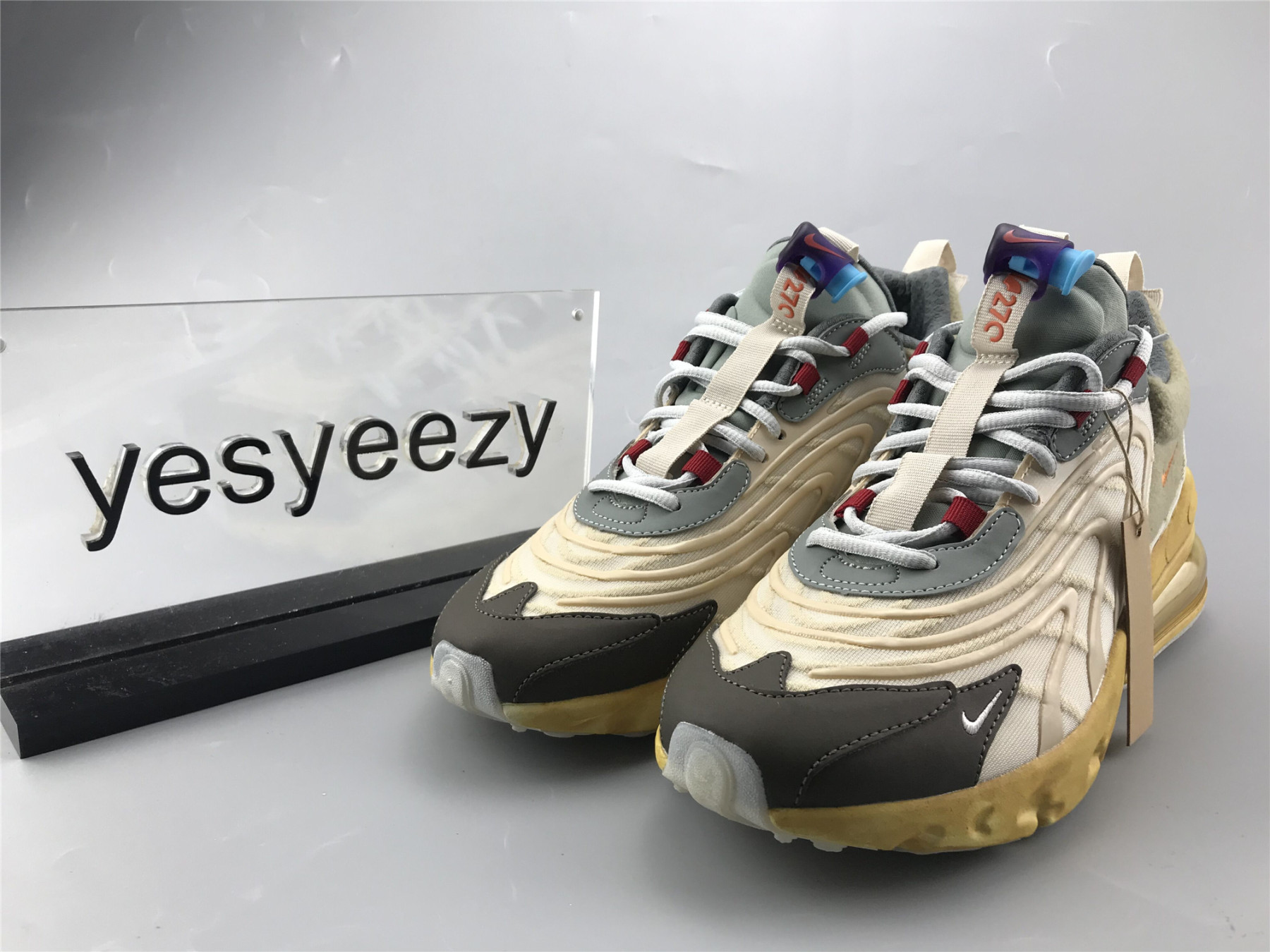 UA TRAVIS SCOTT X AIR MAX 270 REACT