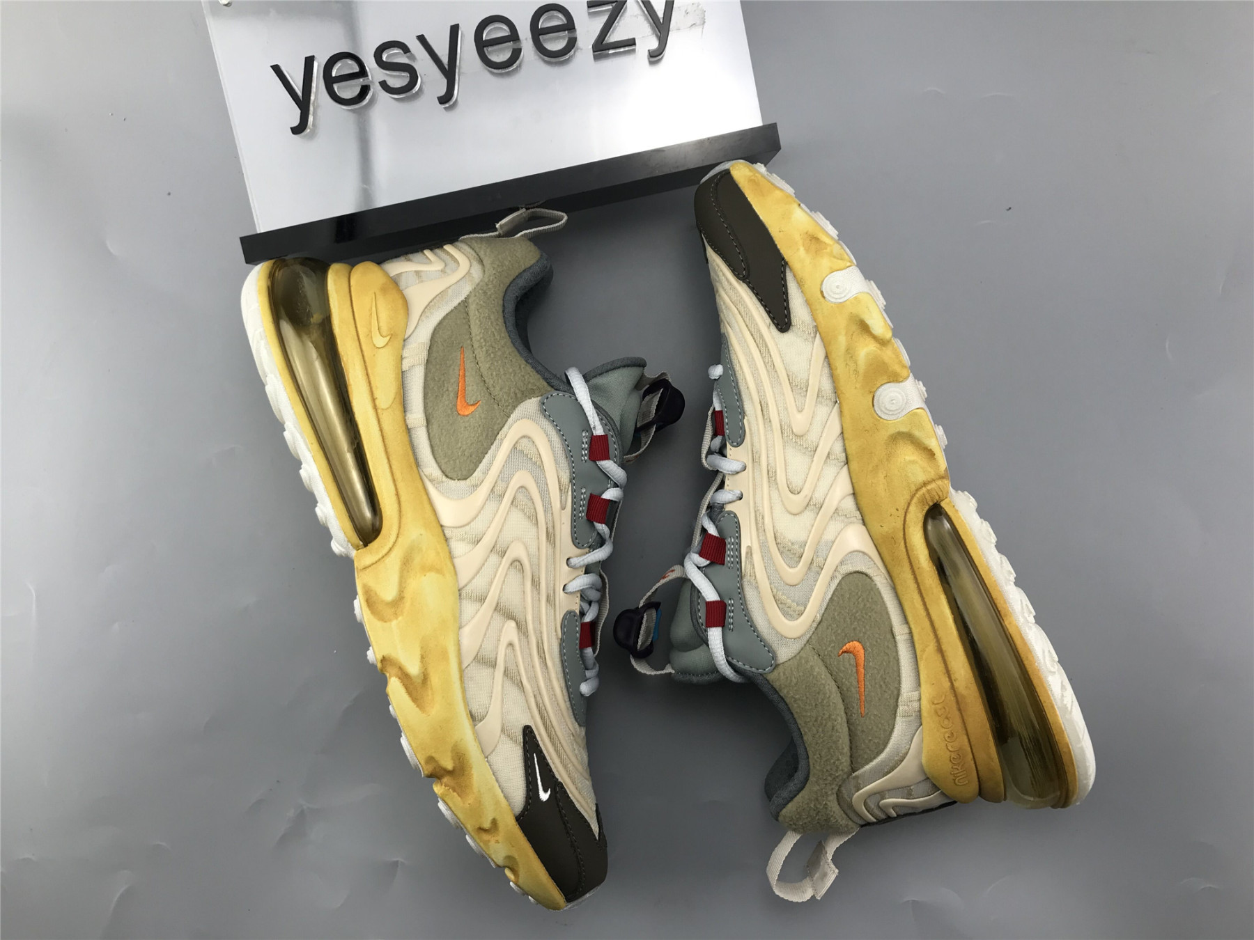 UA TRAVIS SCOTT X AIR MAX 270 REACT