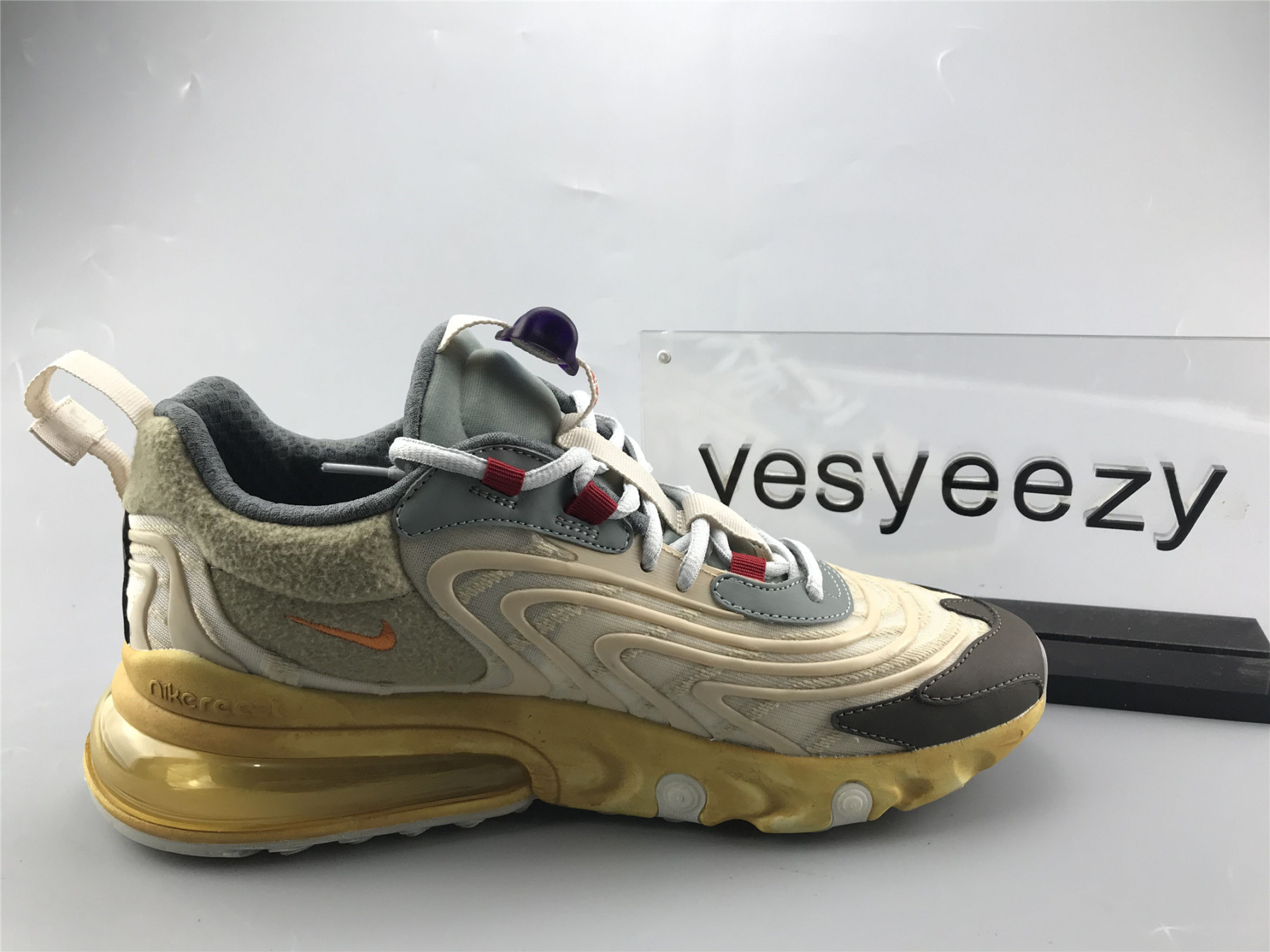 UA TRAVIS SCOTT X AIR MAX 270 REACT