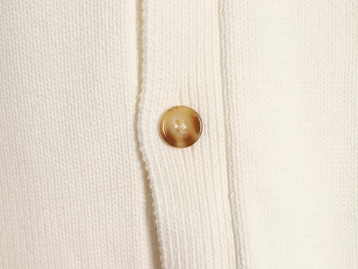 D10r Cardigan Sweaters