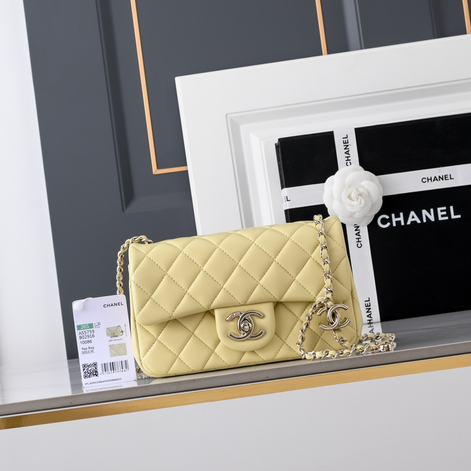 Ch**el Classic Flap Handbag CF Light gold hardware AS5759 20x13x7cm