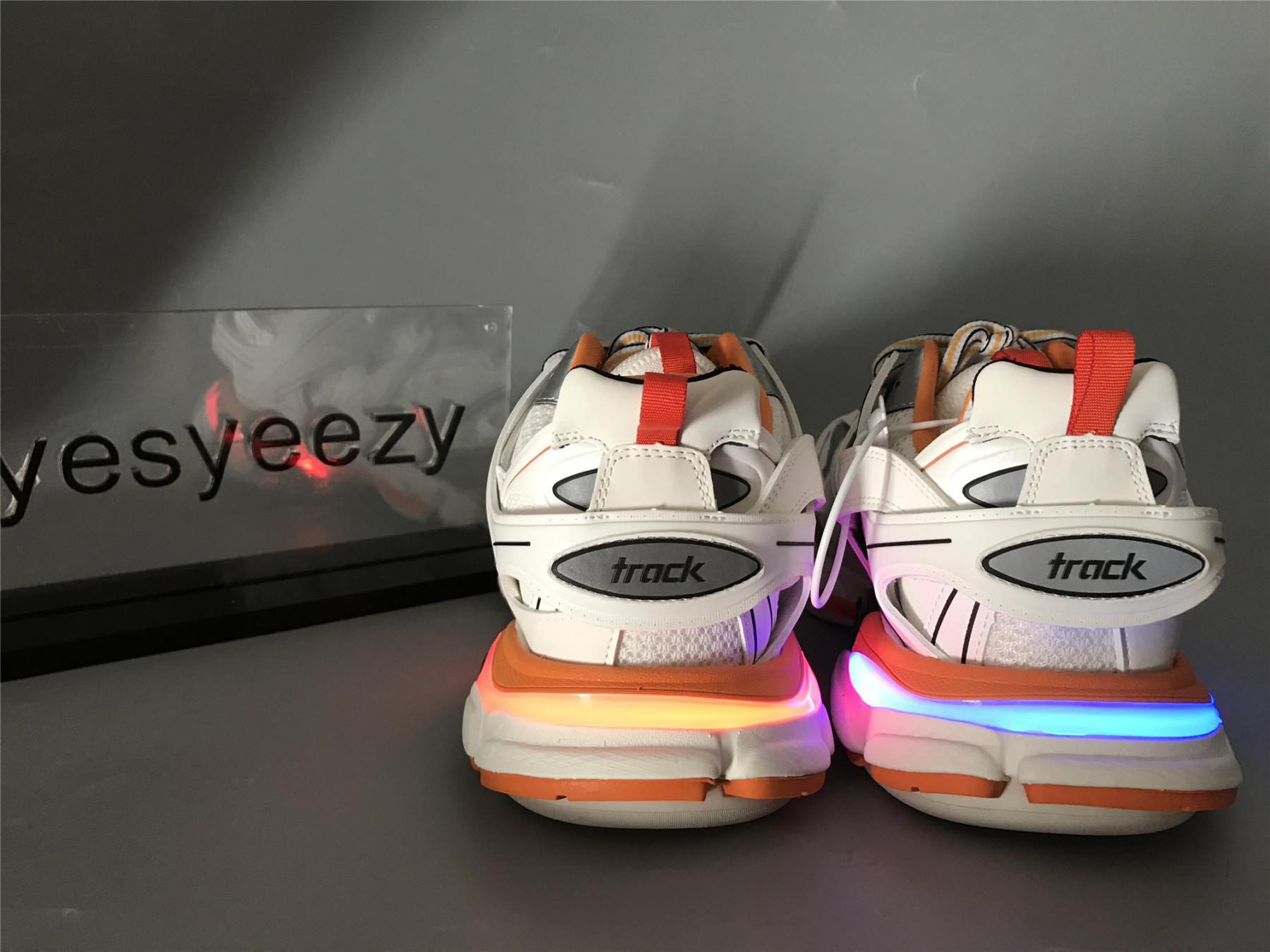 UA TRACK TRAINER