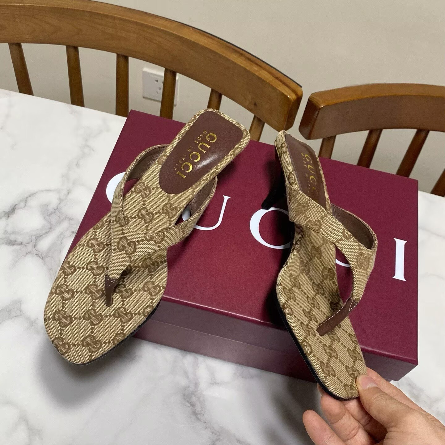 UA Gvc*1 Vittoria Thong Slides