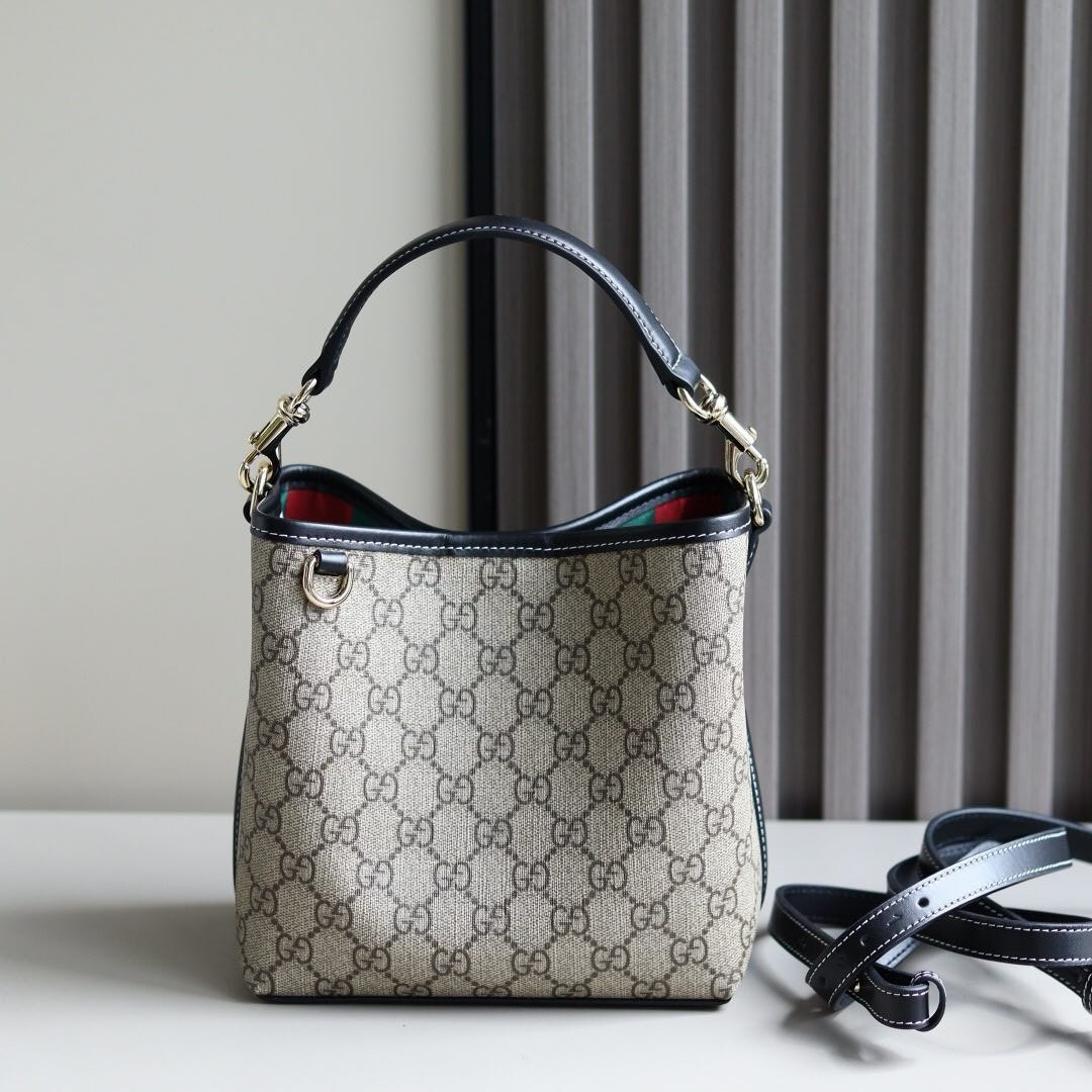 Gucci GG Emblem Small Bucket Bag 19x18x11cm