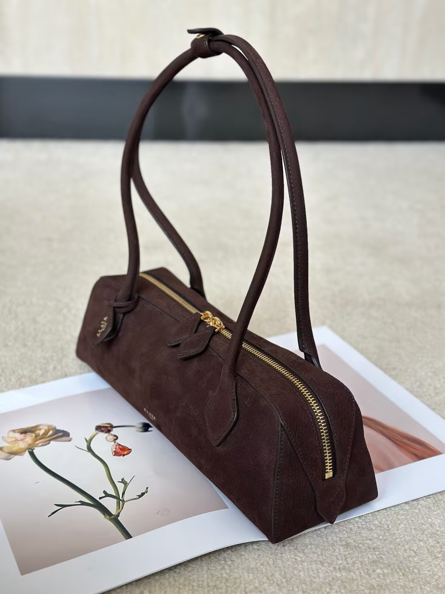 ALAÏA LE TECKEL MEDIUM BAG 33x11x10cm