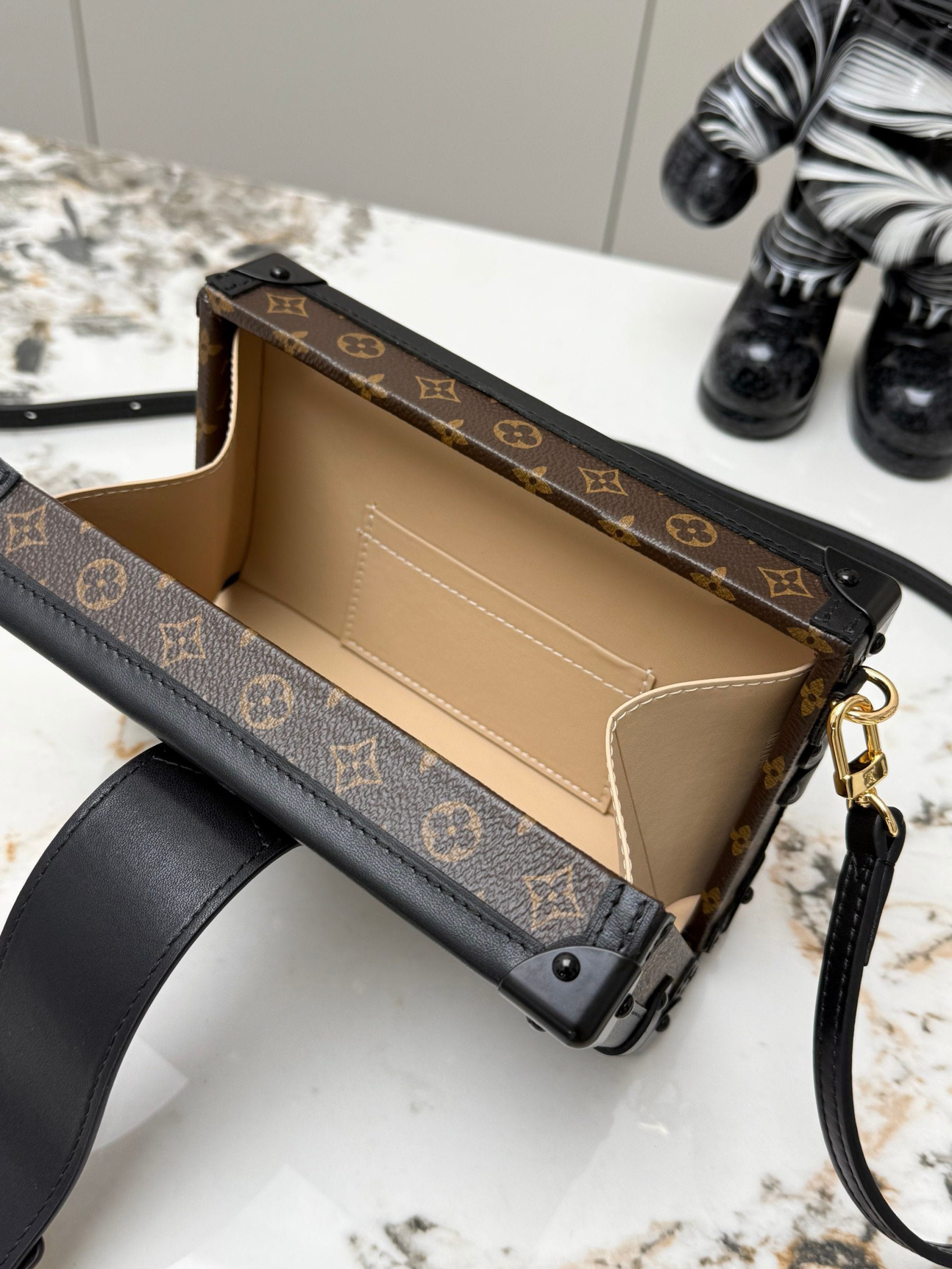 LV Petite Malle Bag M45943 20x12.5x6cm