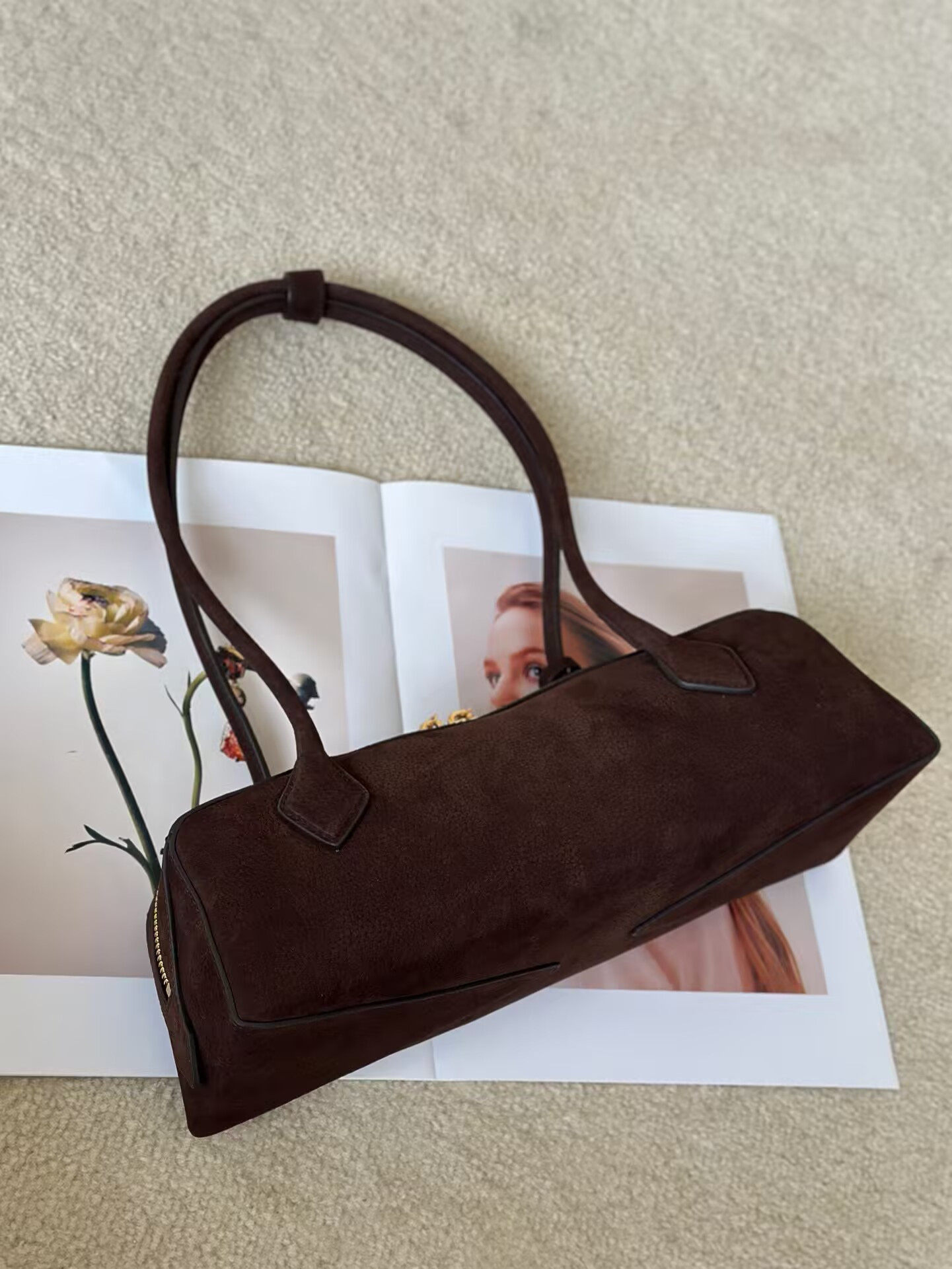 ALAÏA LE TECKEL MEDIUM BAG 33x11x10cm