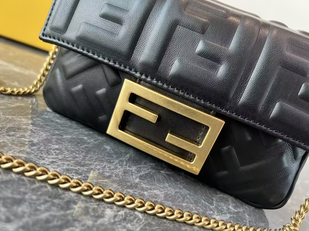 F**di baguette mini bag 19x4x10cm