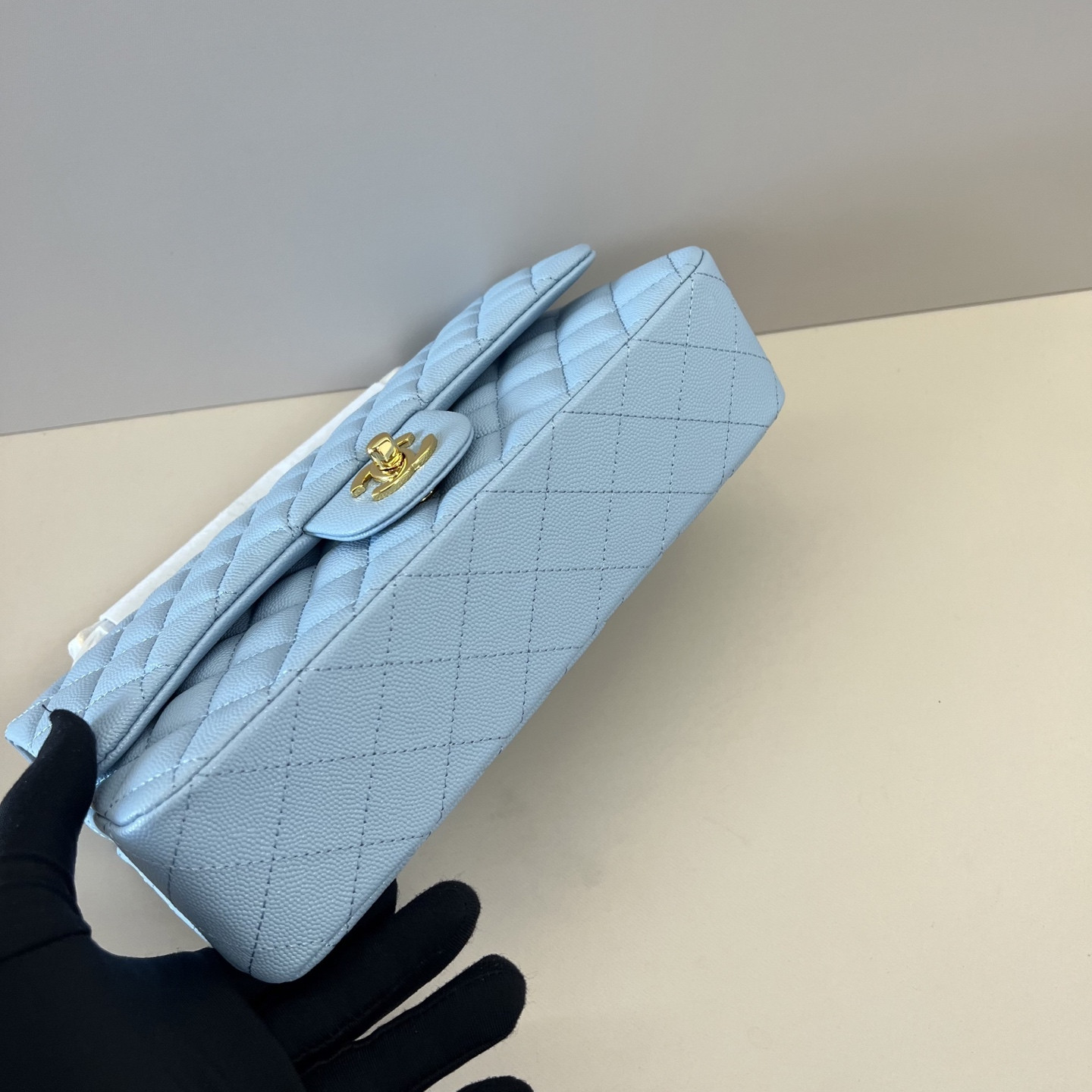 Ch**el Flap Bag A01112 25x15x6cm