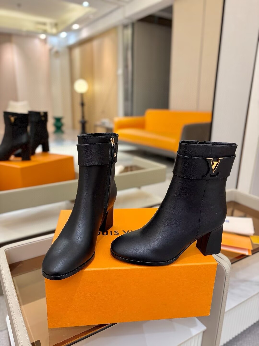 UA LV Midtown Platform Ankle Boot