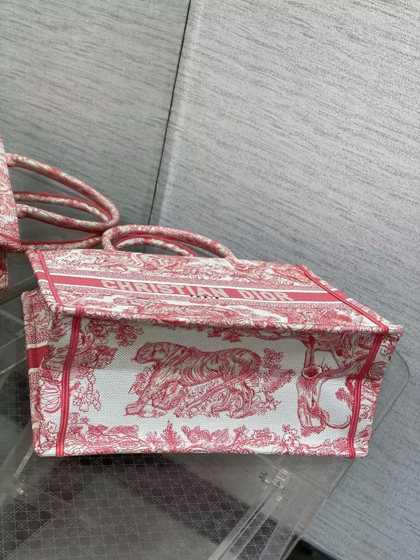 D10r Tote 36 x 18 x 28cm