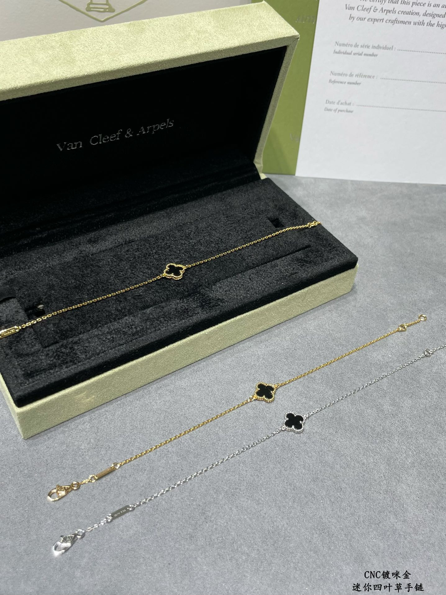 V*n Cl**f & Arpels Mini High-grade Black Onyx Clover Bracelet