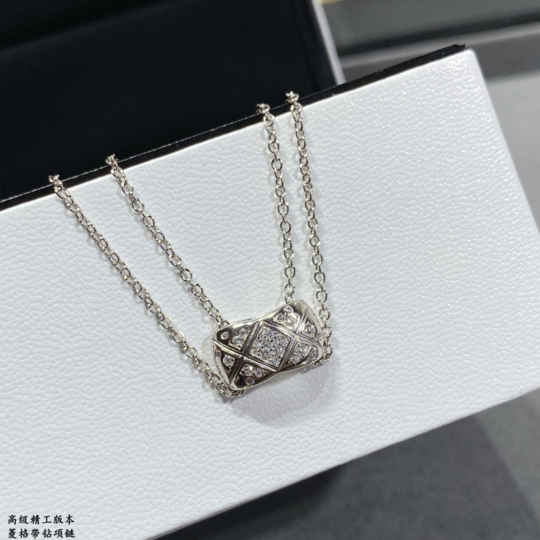 Ch**el Carved D1am0nd with D1am0nd Necklace