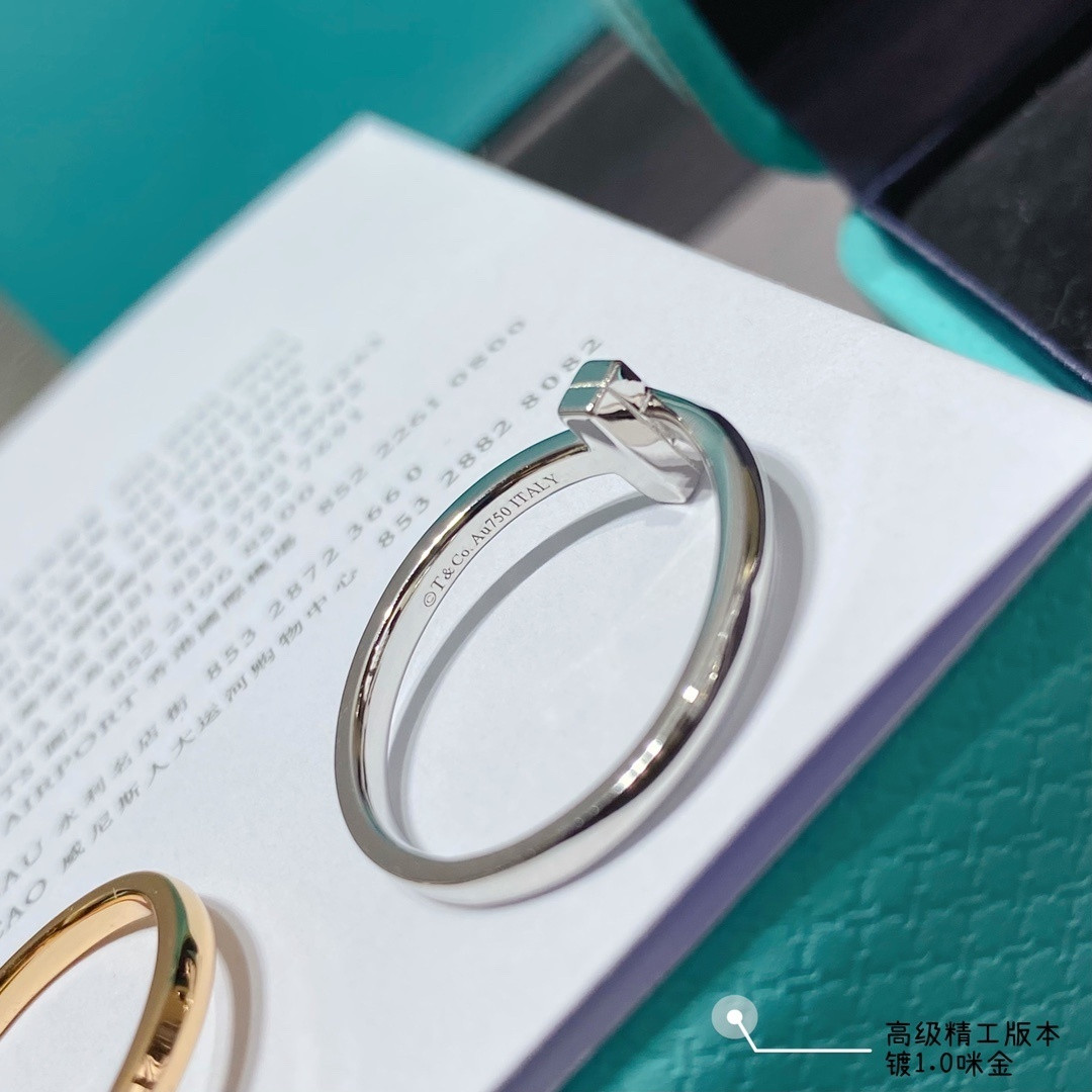 T*f*ny & Co. T Ring