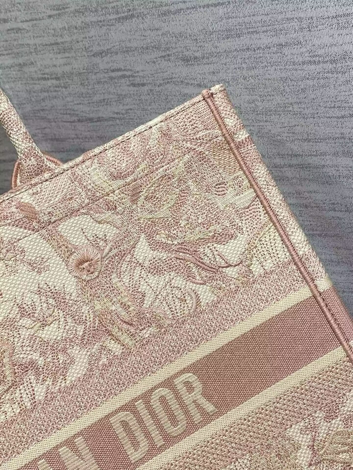 D10r Book Tote 42x18x35cm
