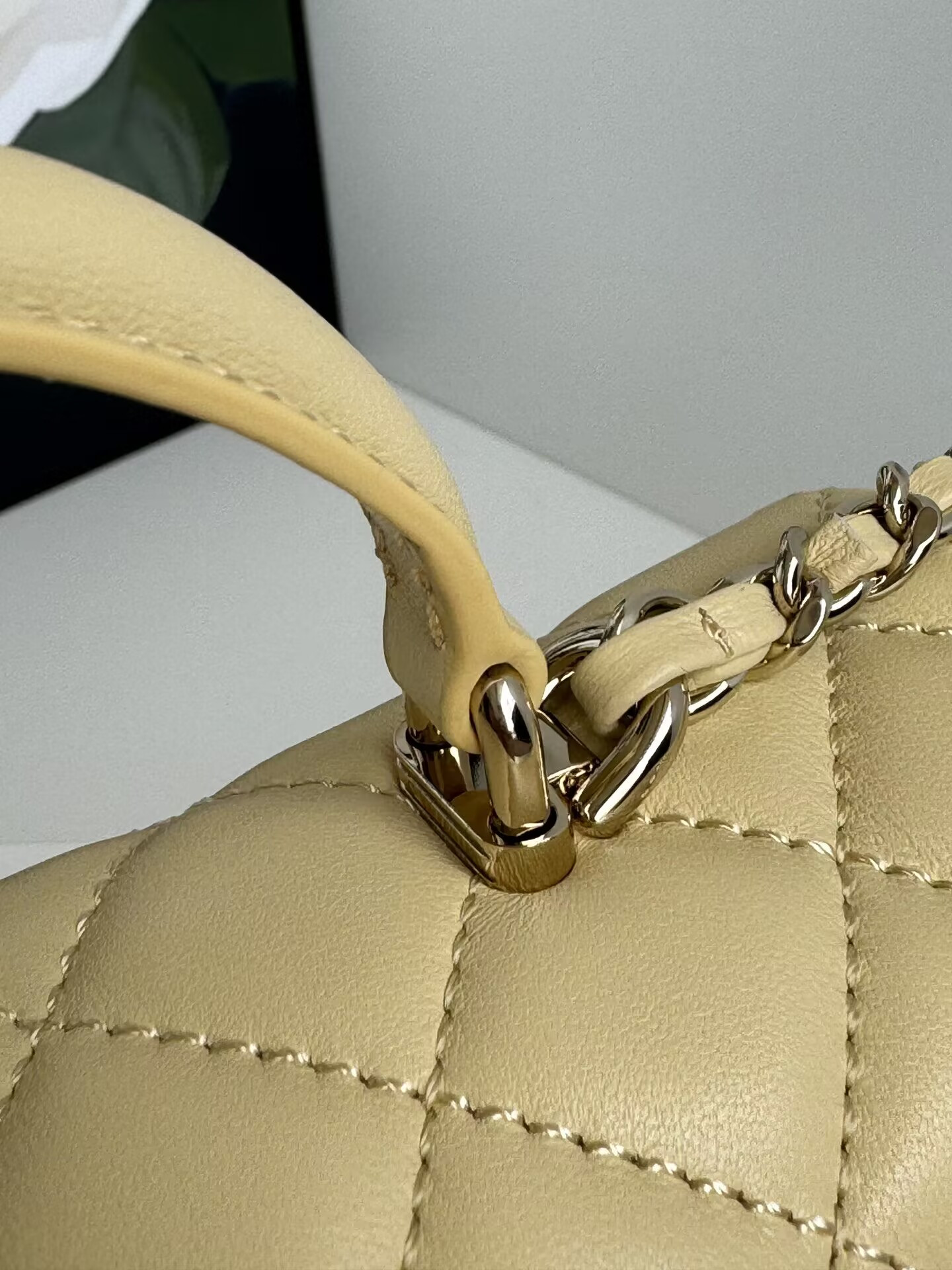 Ch**el Mini CF handle 20x12x6cm