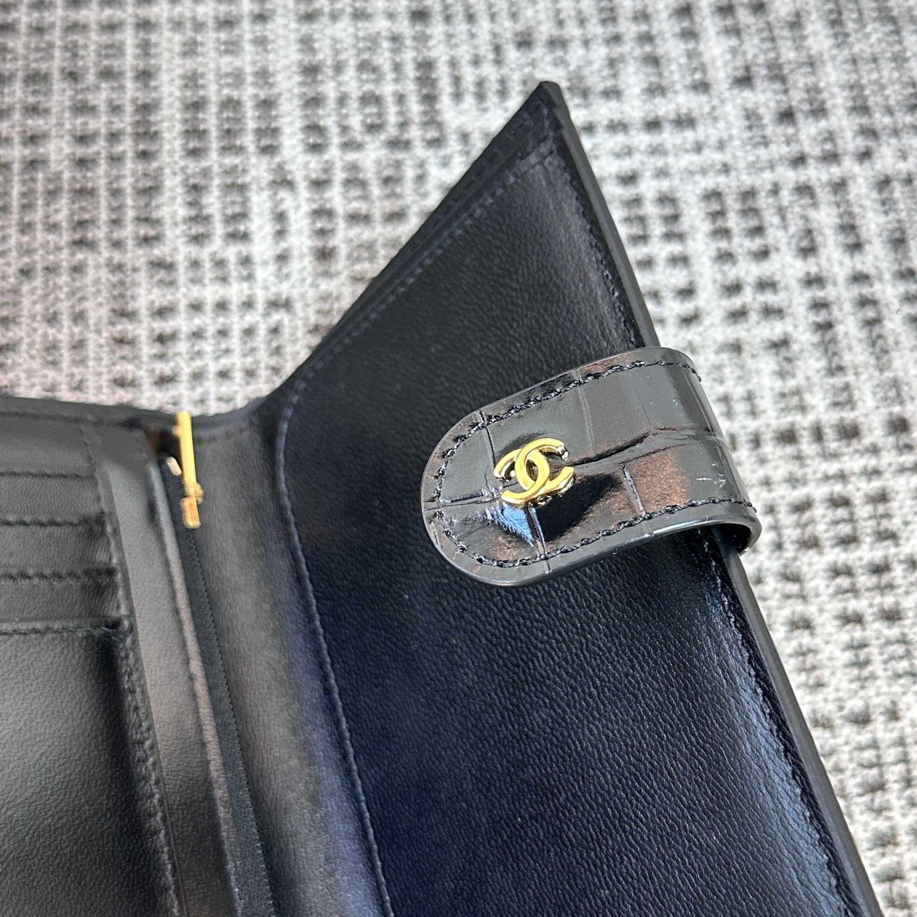 Ch**el Passport Holder AP5193 14.2x10.5x1.5cm